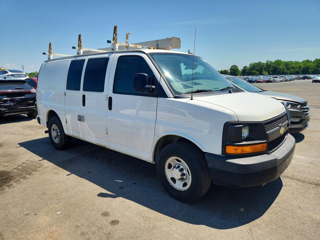 2015 Chevrolet Express G2500 - Image 4
