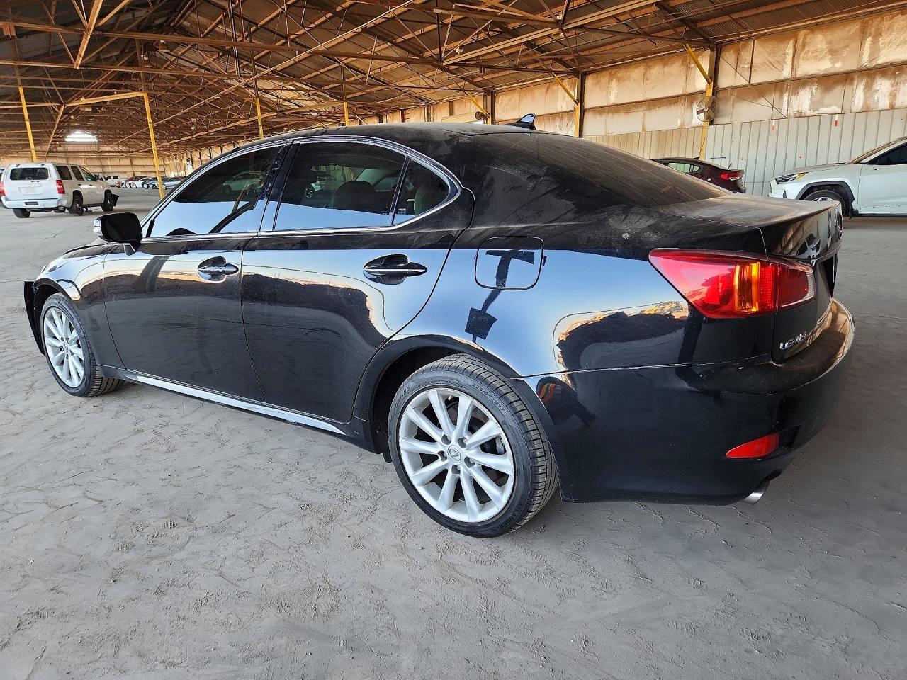 2010 Lexus Is 250 - Image 2