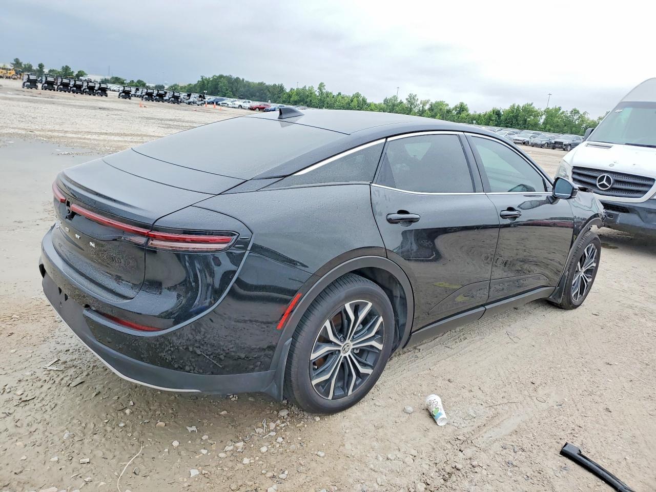 2026 Toyota Crown Xle - Image 3