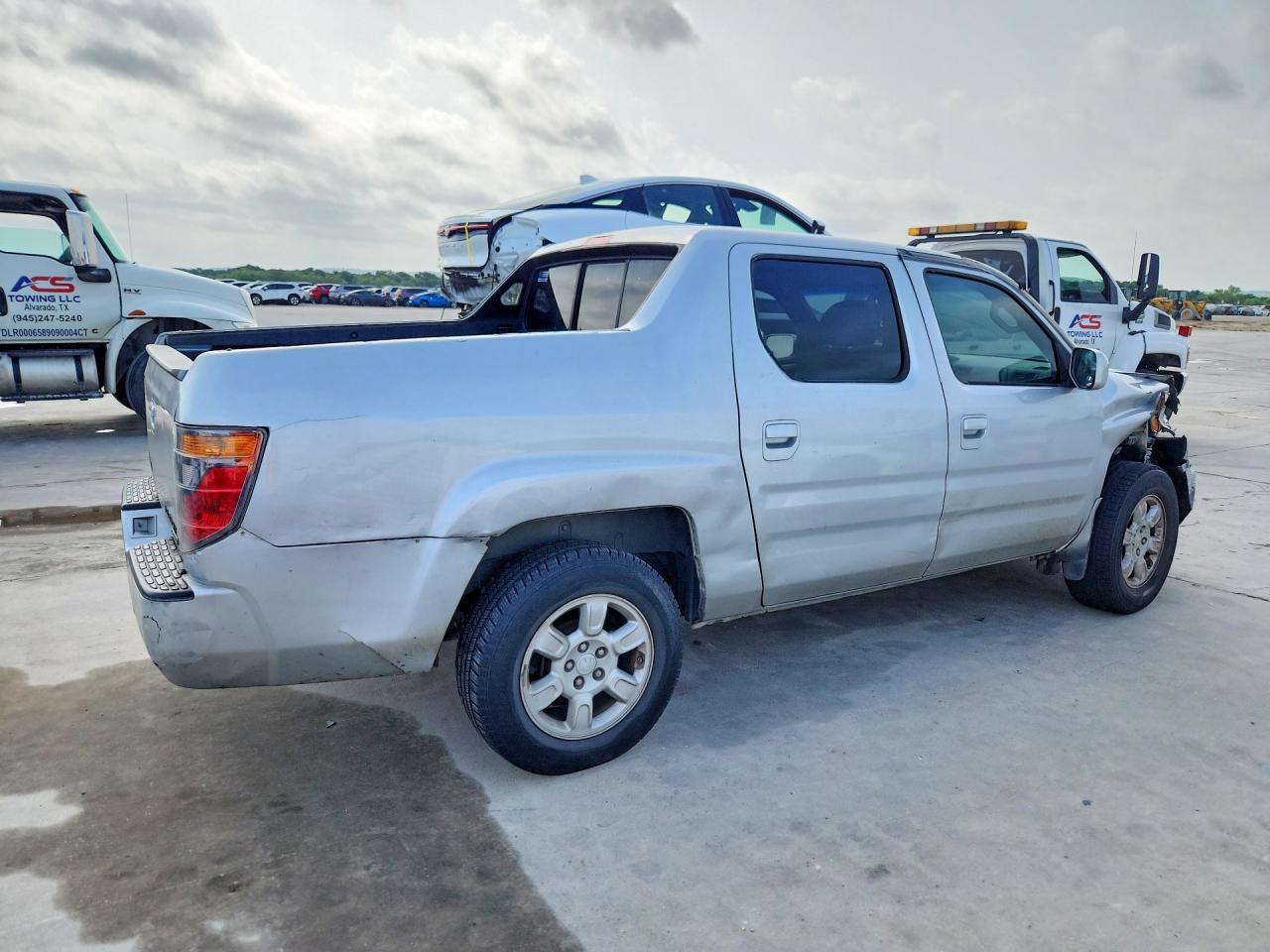 2006 Honda Ridgeline - Image 3