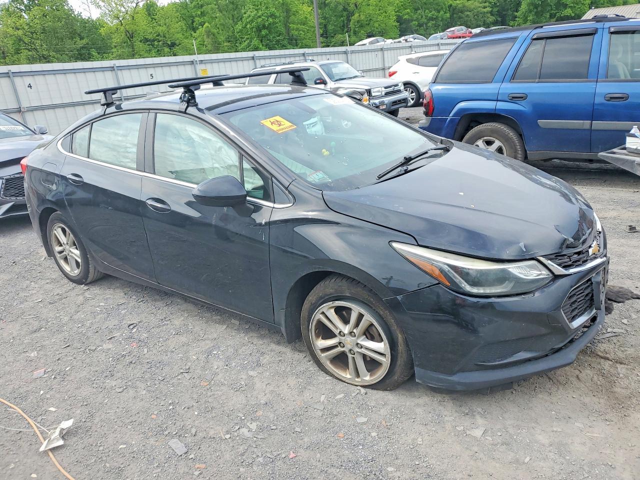 2017 Chevrolet Cruze - Image 4