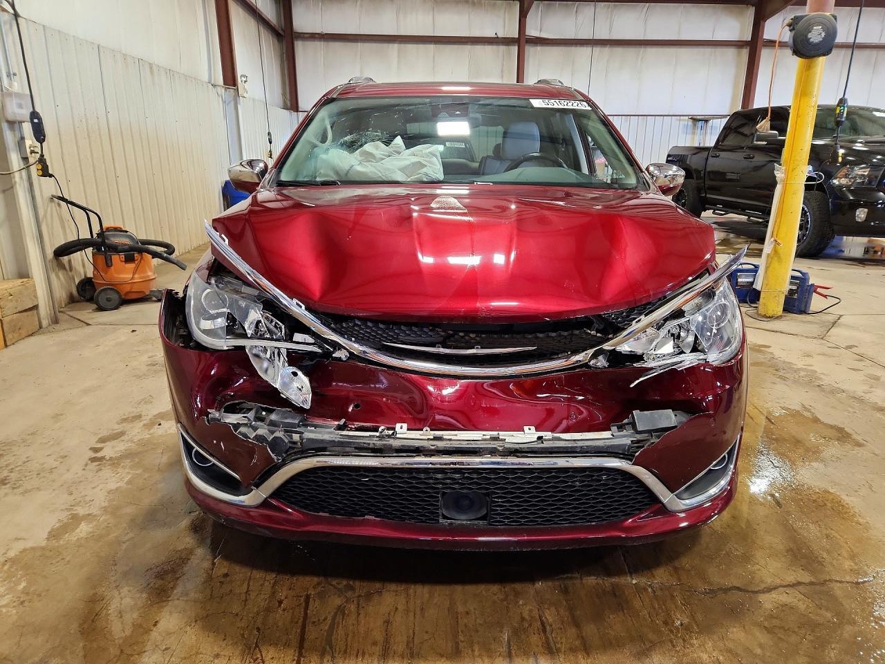 2018 Chrysler Pacifica Limited - Image 5