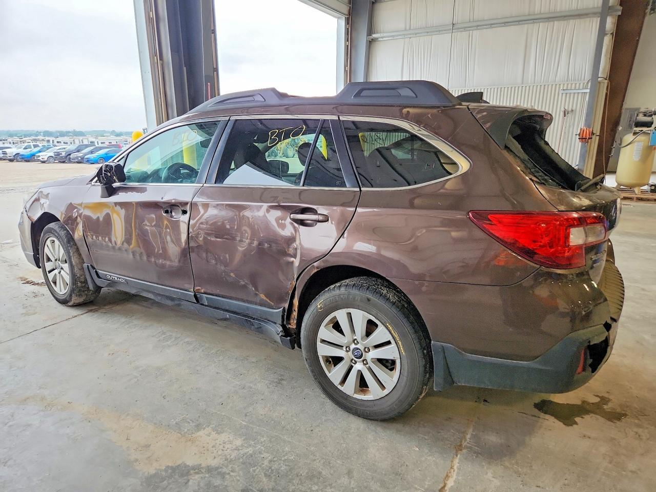 2019 Subaru Outback 2.5I Premium - Image 2