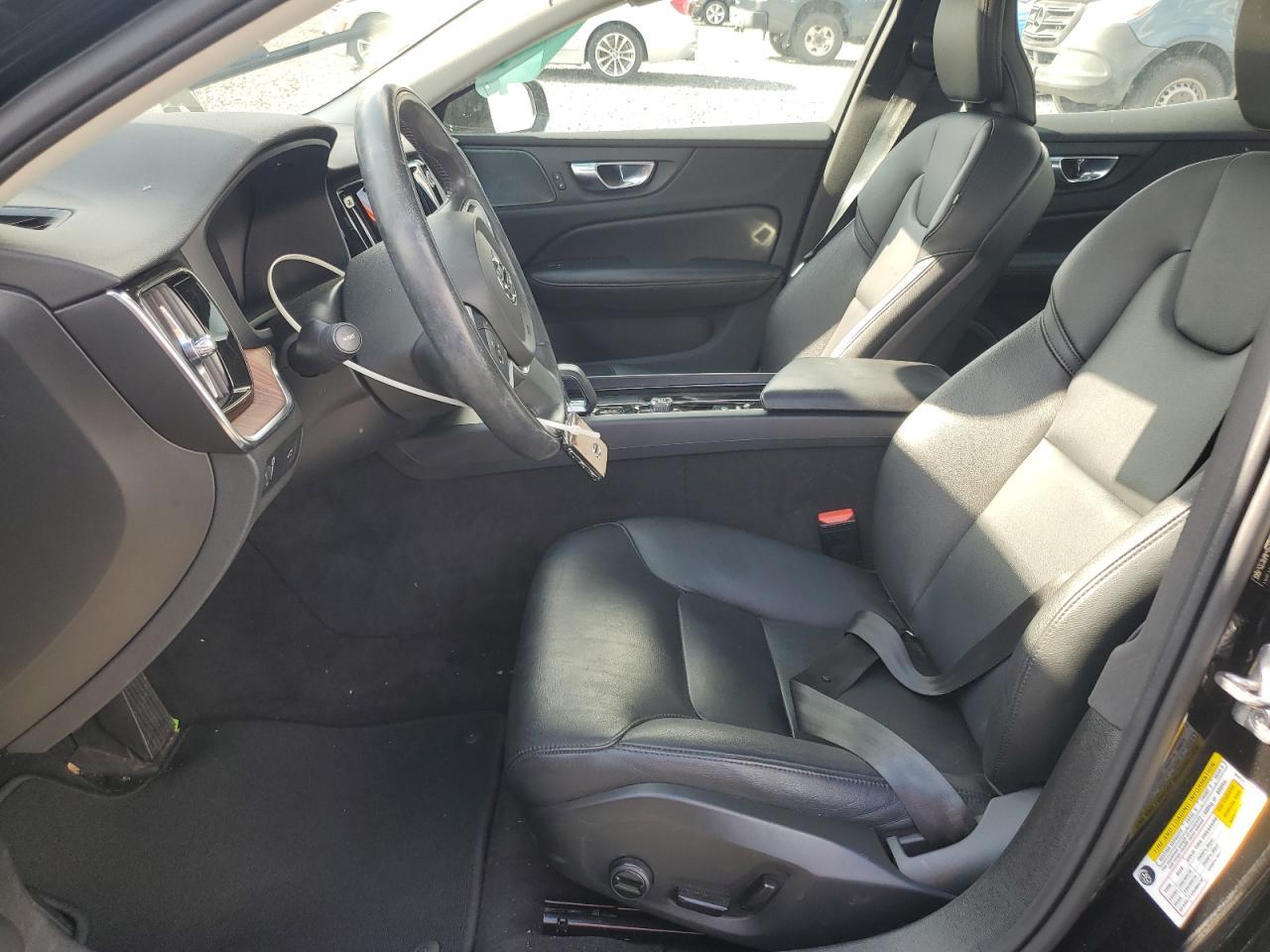 2022 Volvo S60 B5 Momentum - Image 7