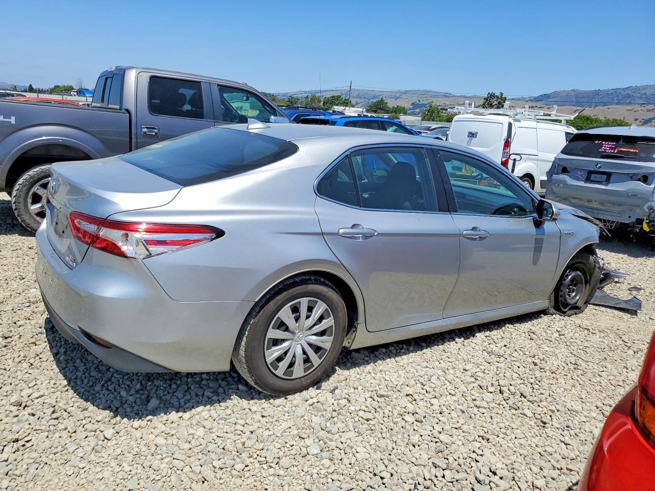 2020 Toyota Camry Le - Image 3