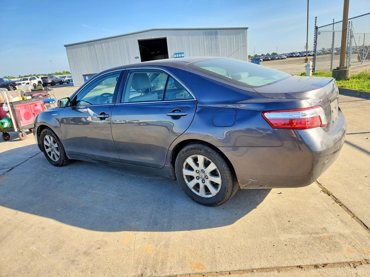 2009 Toyota Camry Hybrid - Image 2