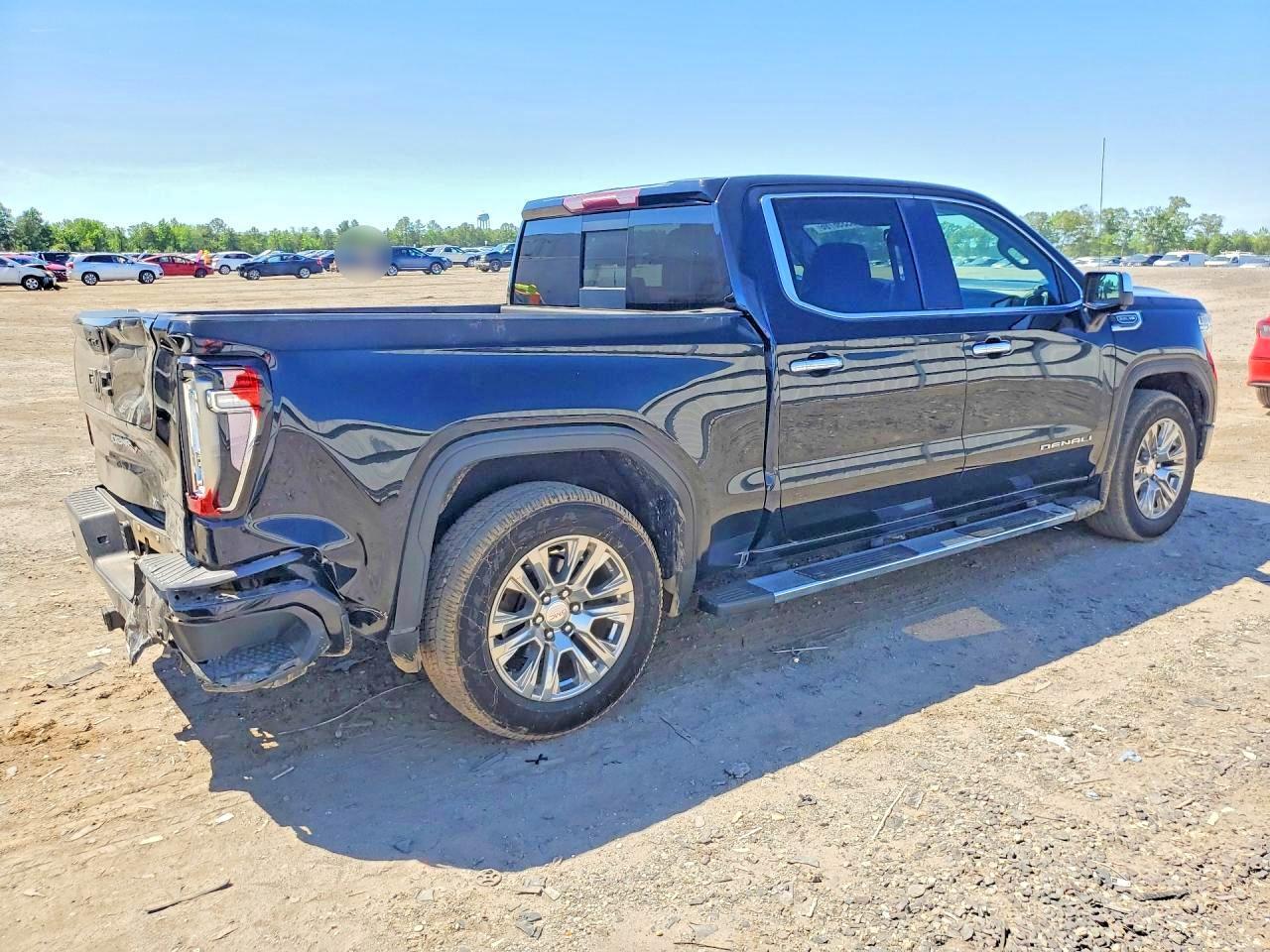 2019 GMC Sierra K1500 Denali - Image 3