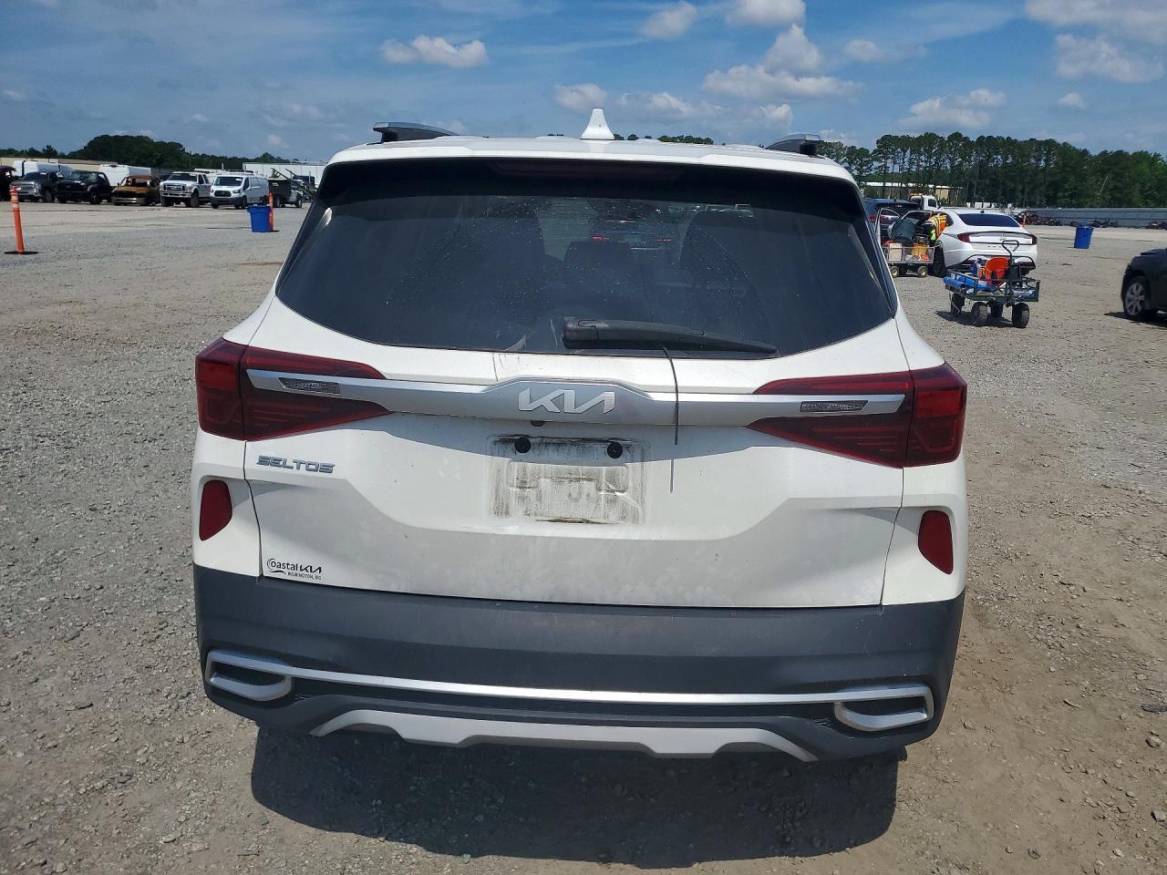 2023 Kia Seltos S - Image 6