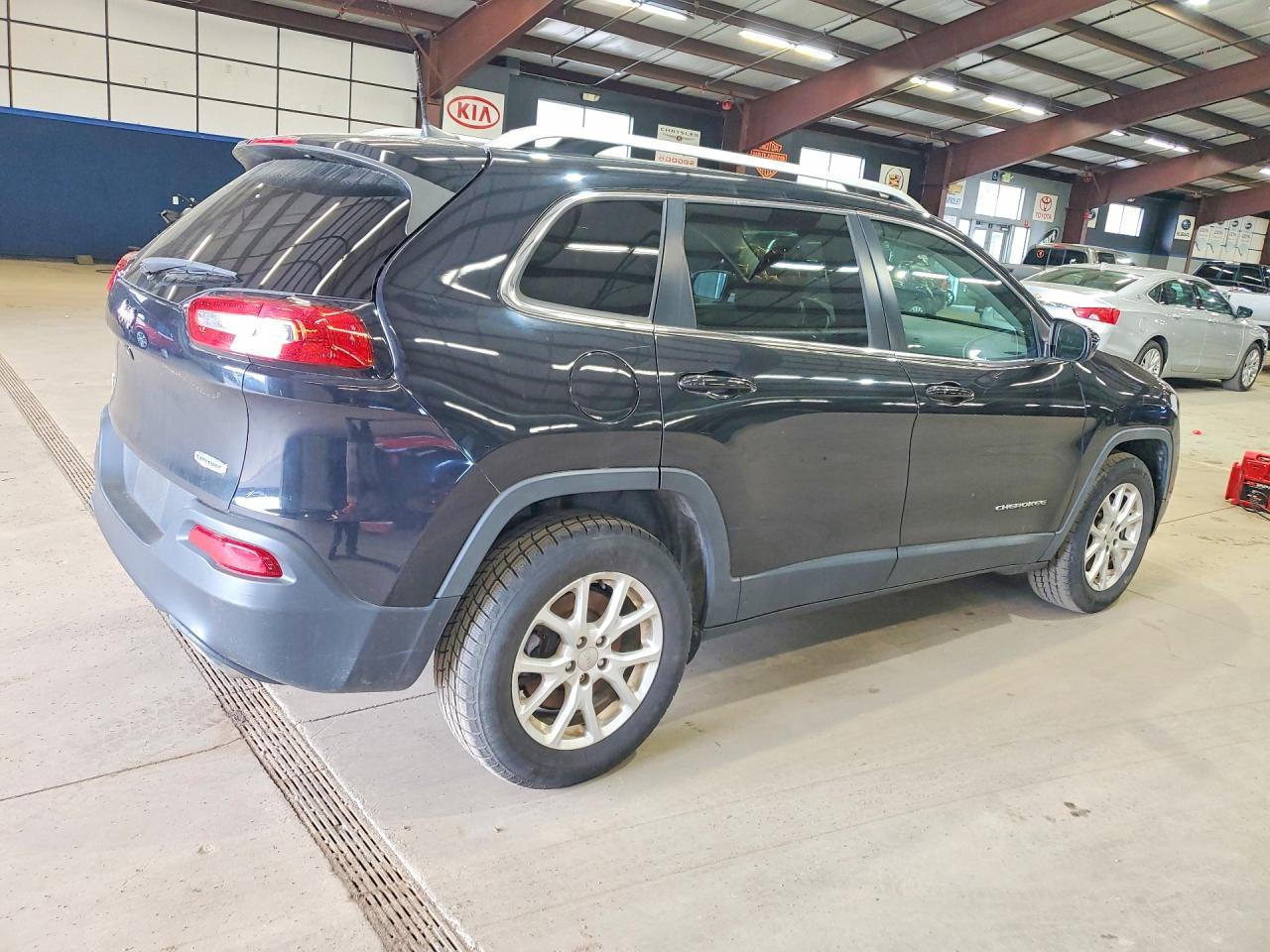 2015 Jeep Cherokee Latitude - Image 3