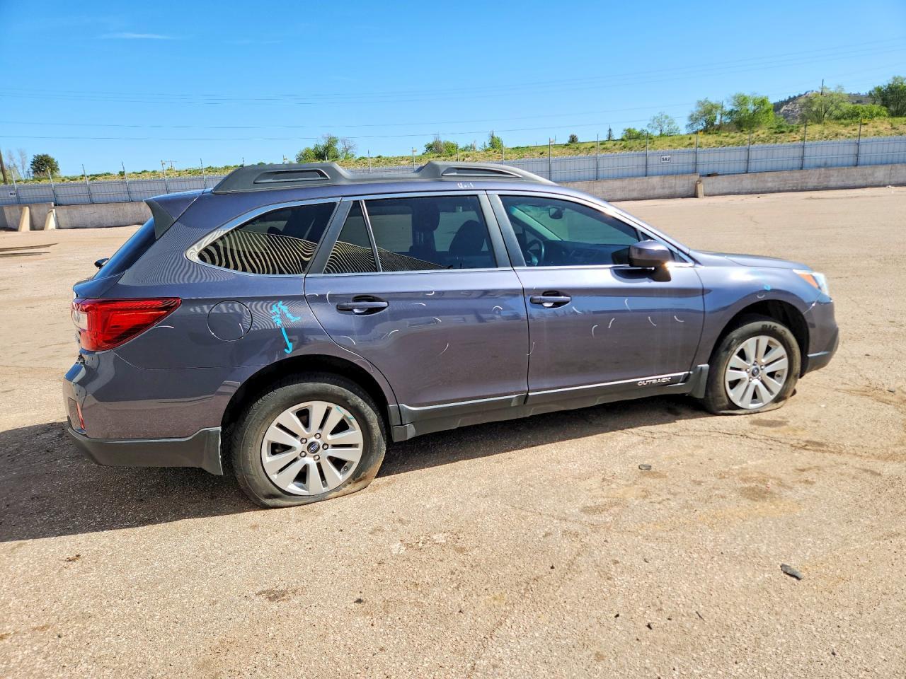 2015 Subaru Outback 2.5I Premium - Image 3