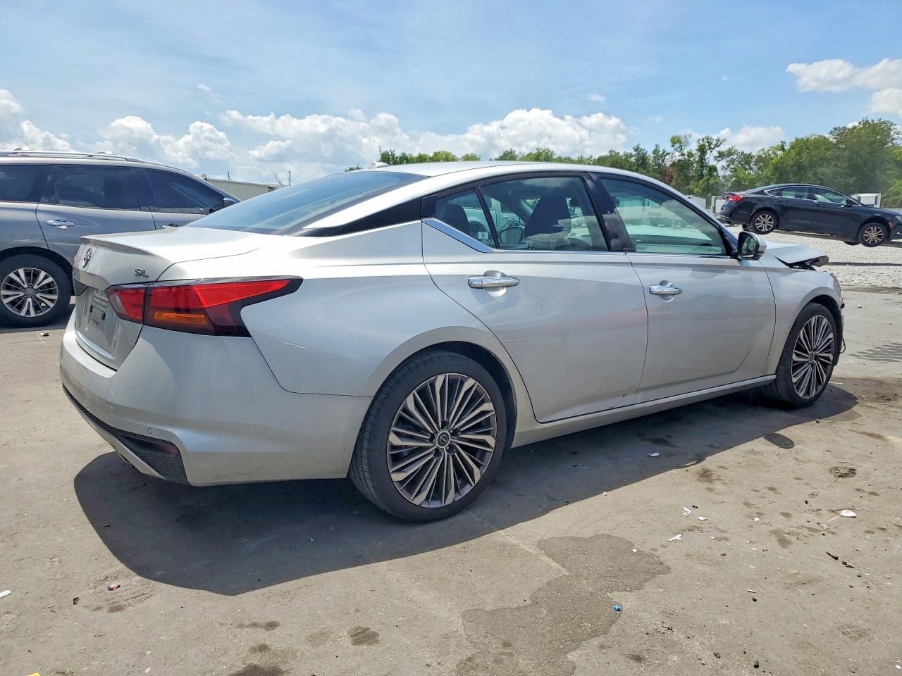 2023 Nissan Altima Sl - Фото 3