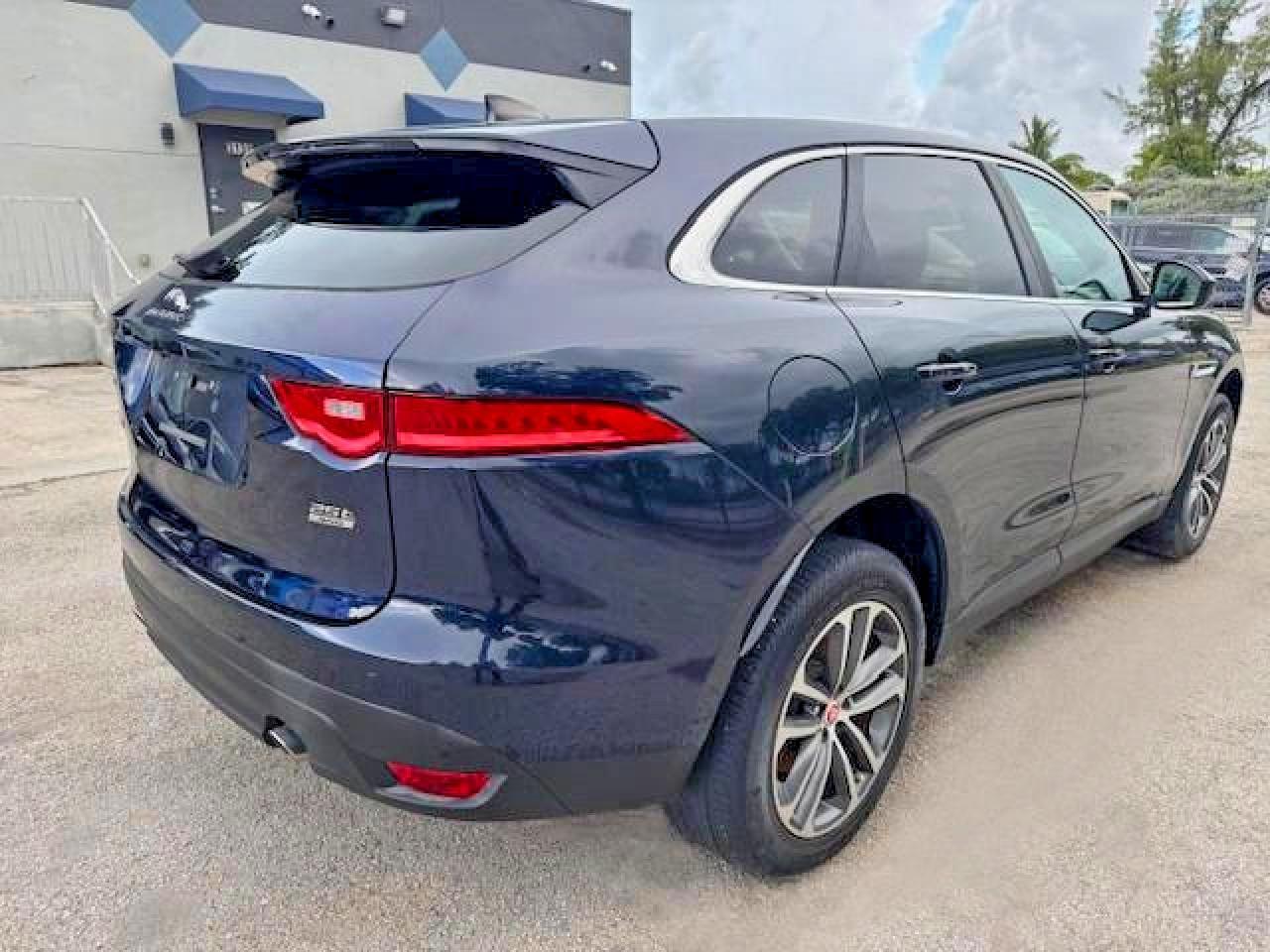 2020 Jaguar F-Pace Premium - Фото 3