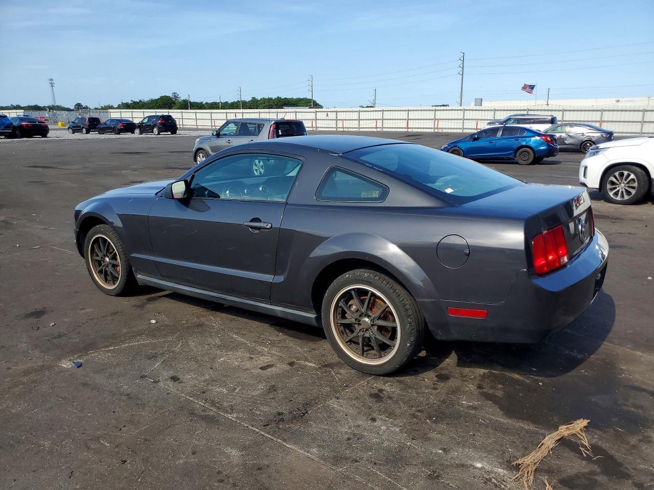 2008 Ford Mustang - Image 2