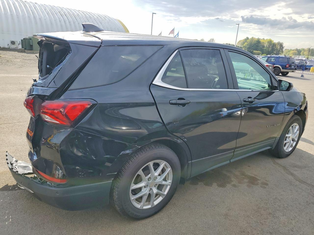2023 Chevrolet Equinox Lt - Image 3