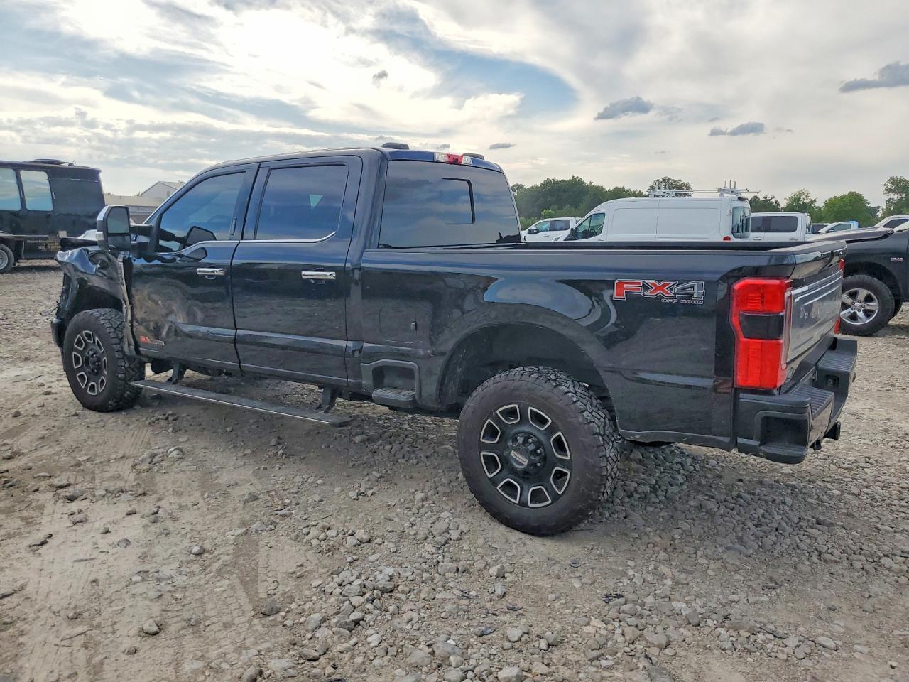 2024 Ford F250 Super Duty - Image 2