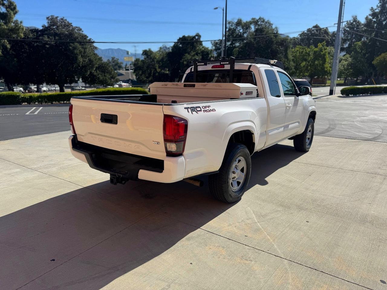 2023 Toyota Tacoma Sr V6 - Image 4
