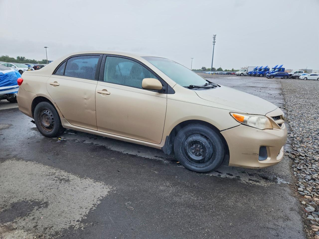 2011 Toyota Corolla Le - Image 4