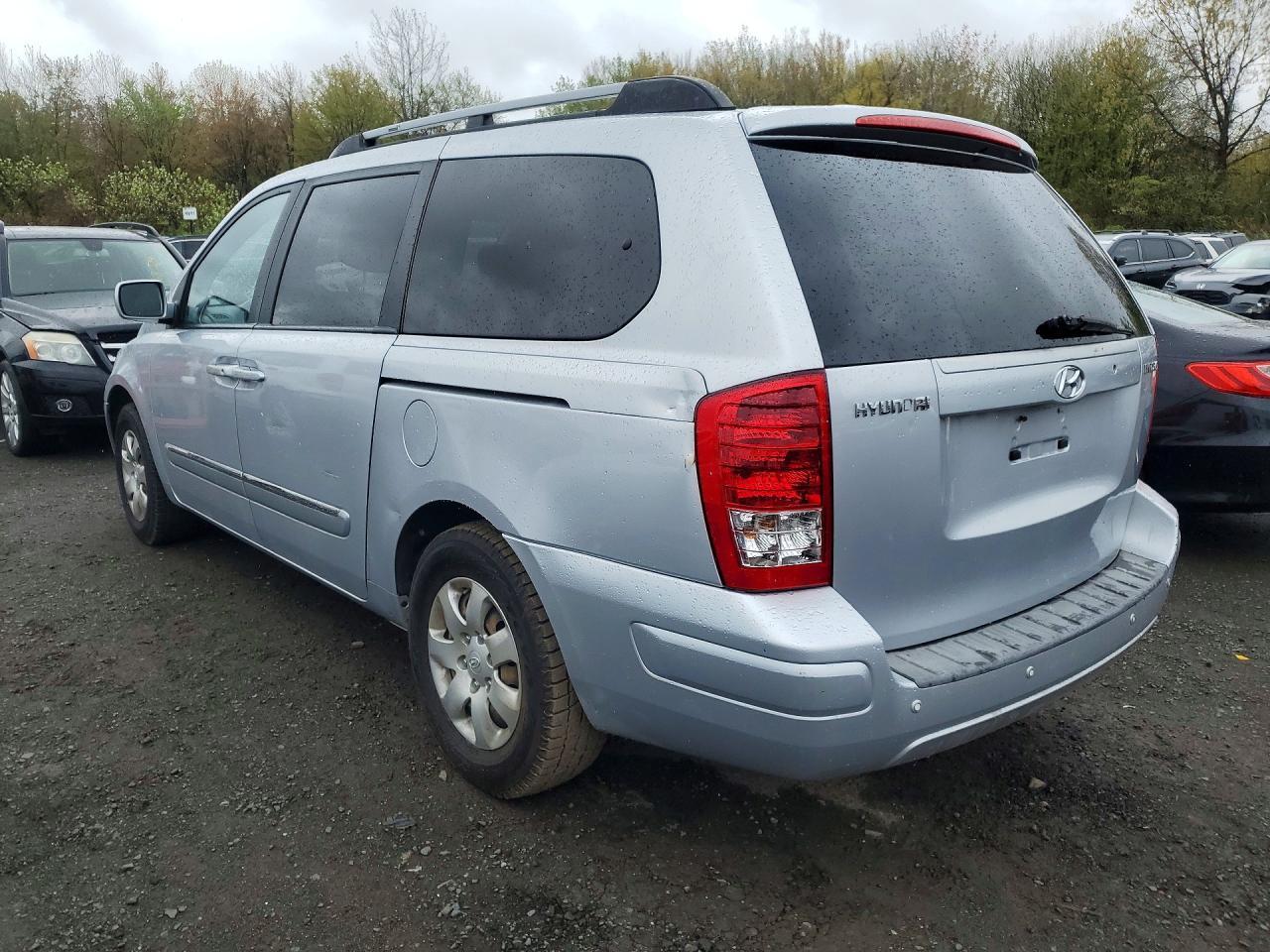 2008 Hyundai Entourage Gls - Image 2