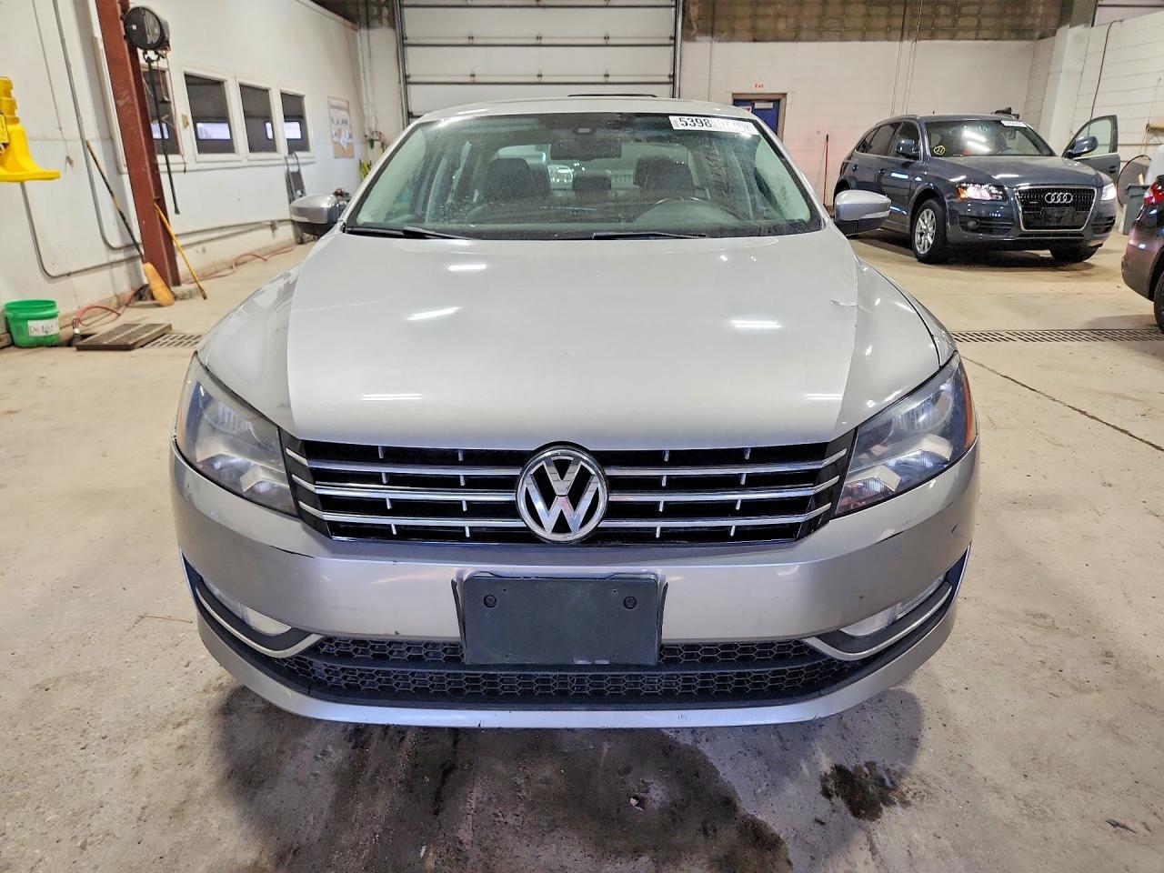 2014 Volkswagen Passat 2.0L Tdi Sel Premium - Image 5