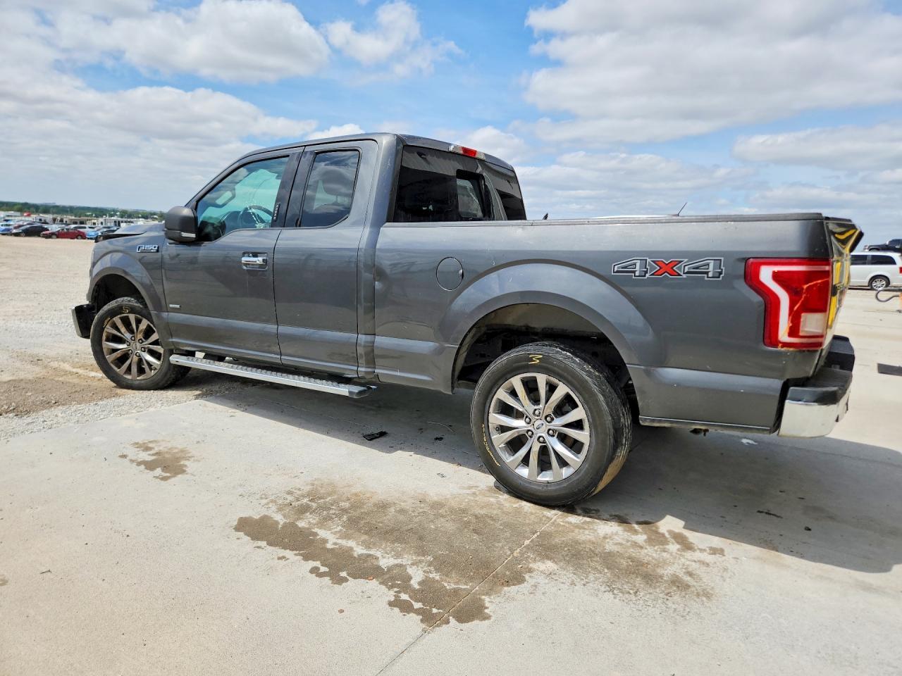 2015 Ford F150 Super Cab - Image 2