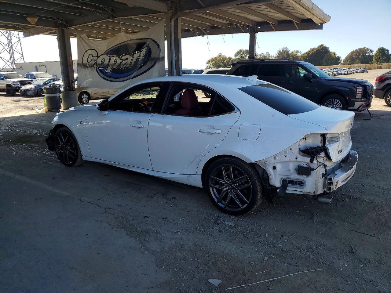 2016 Lexus Is 200T - Фото 2