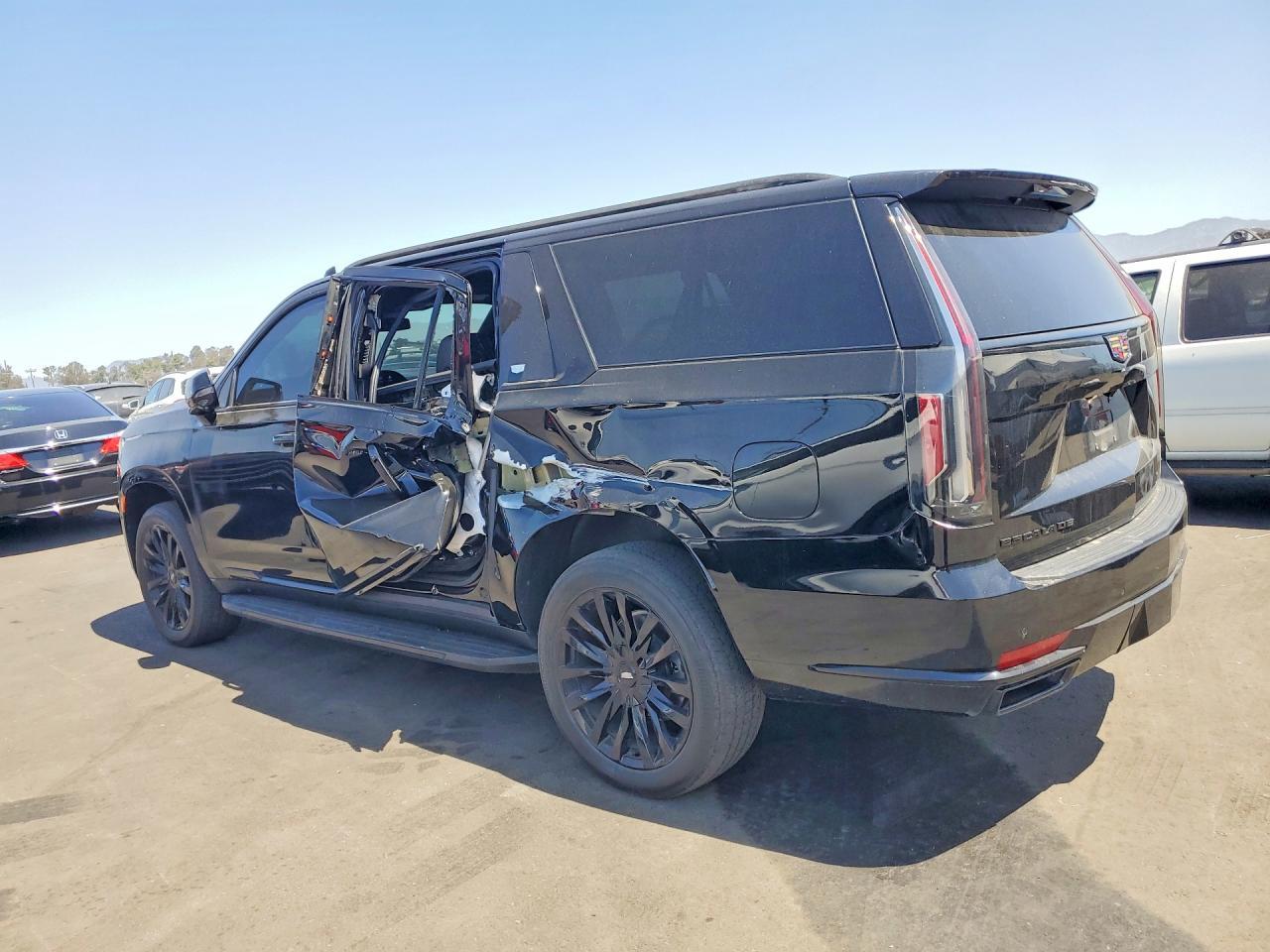 2022 Cadillac Escalade Esv Luxury - Image 2