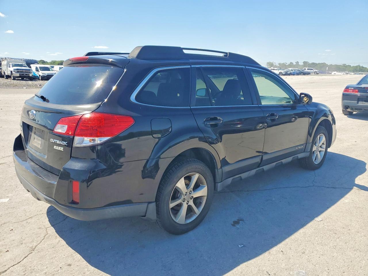 2013 Subaru Outback 2.5I Premium - Image 3