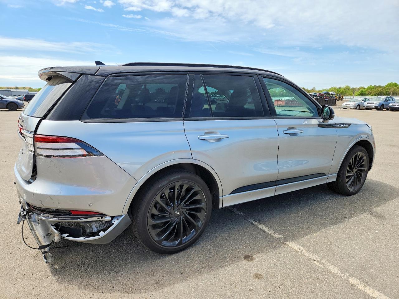 2023 Lincoln Aviator Black Label - Фото 3