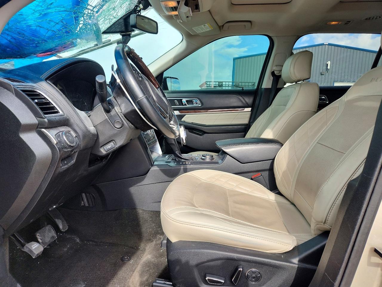 2017 Ford Explorer Platinum - Image 7