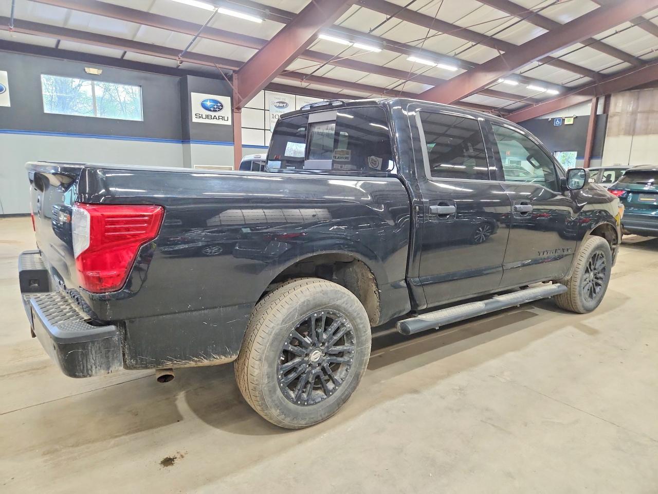 2019 Nissan Titan Sl - Image 3