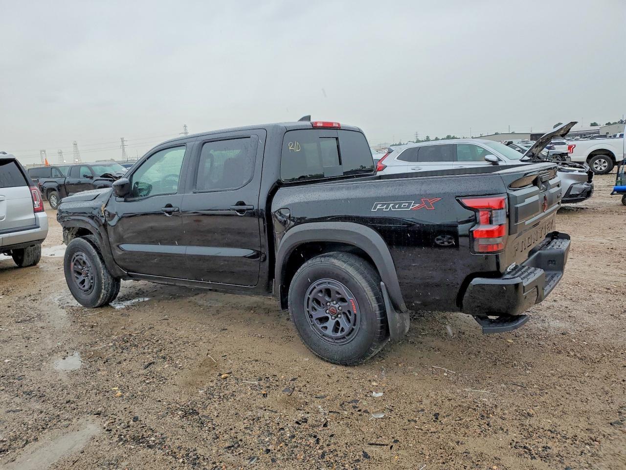 2025 Nissan Frontier Pro-X - Фото 2