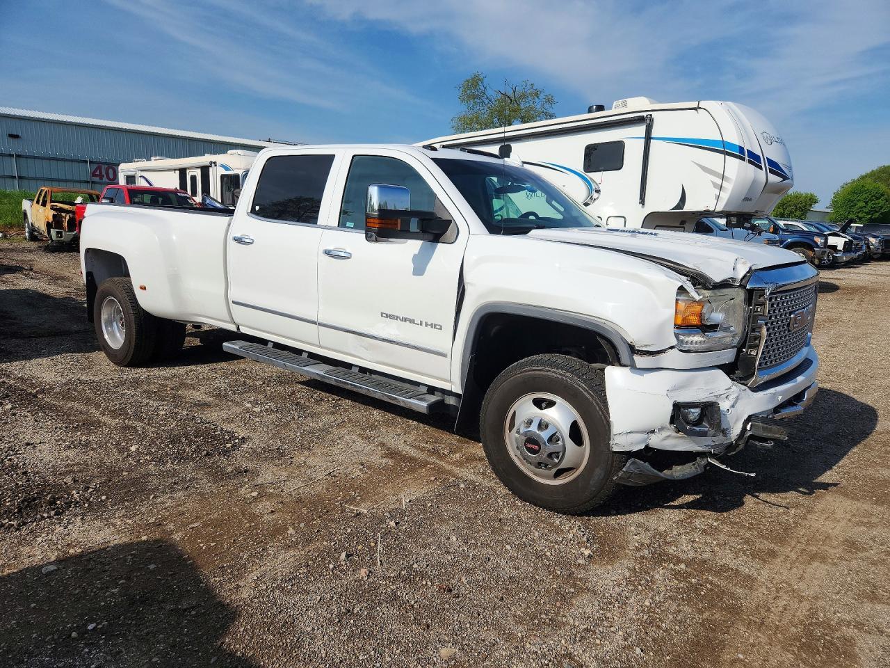 2015 GMC Sierra K3500 Denali - Image 4