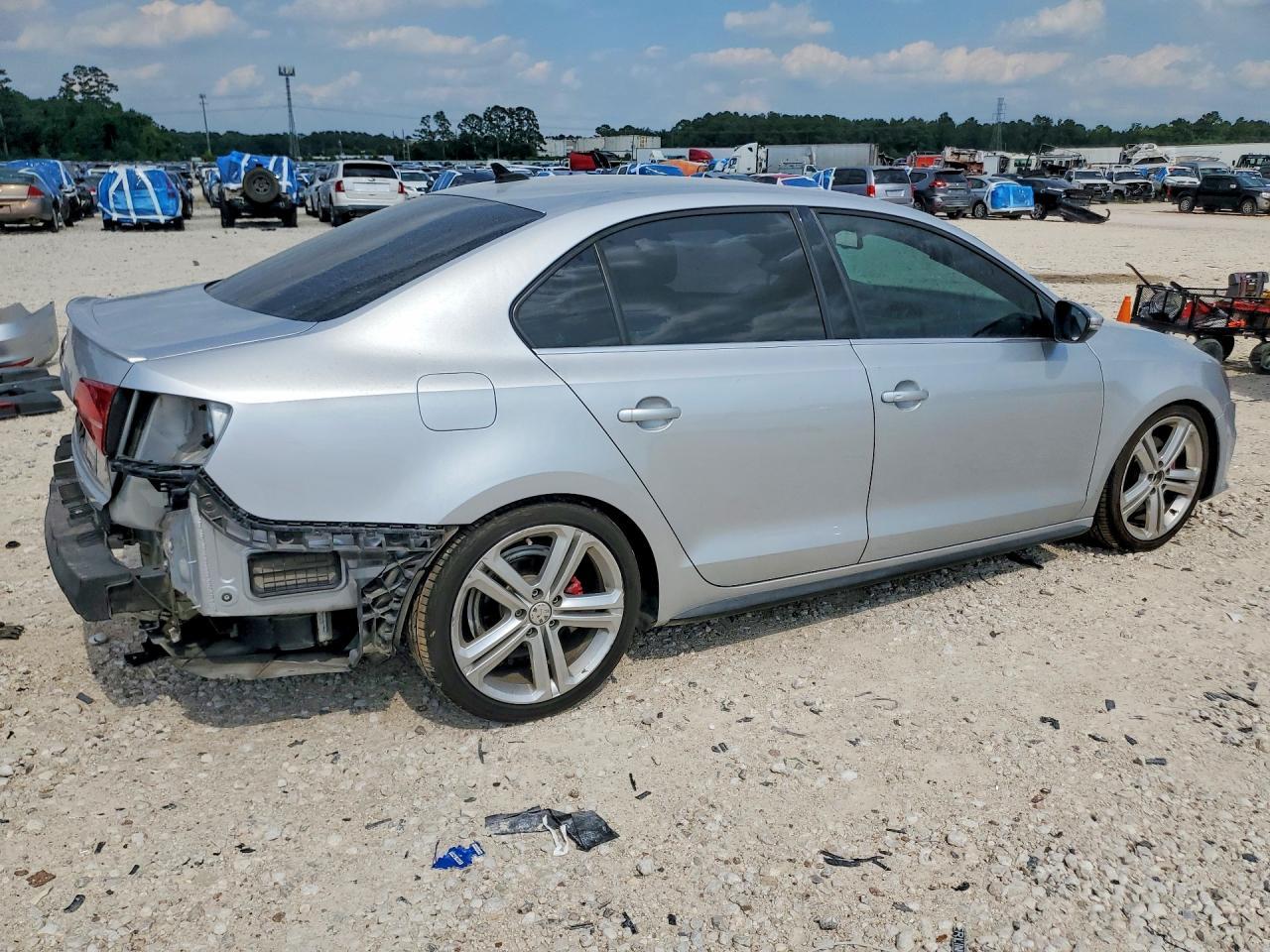 2015 Volkswagen Jetta Gli - Image 3