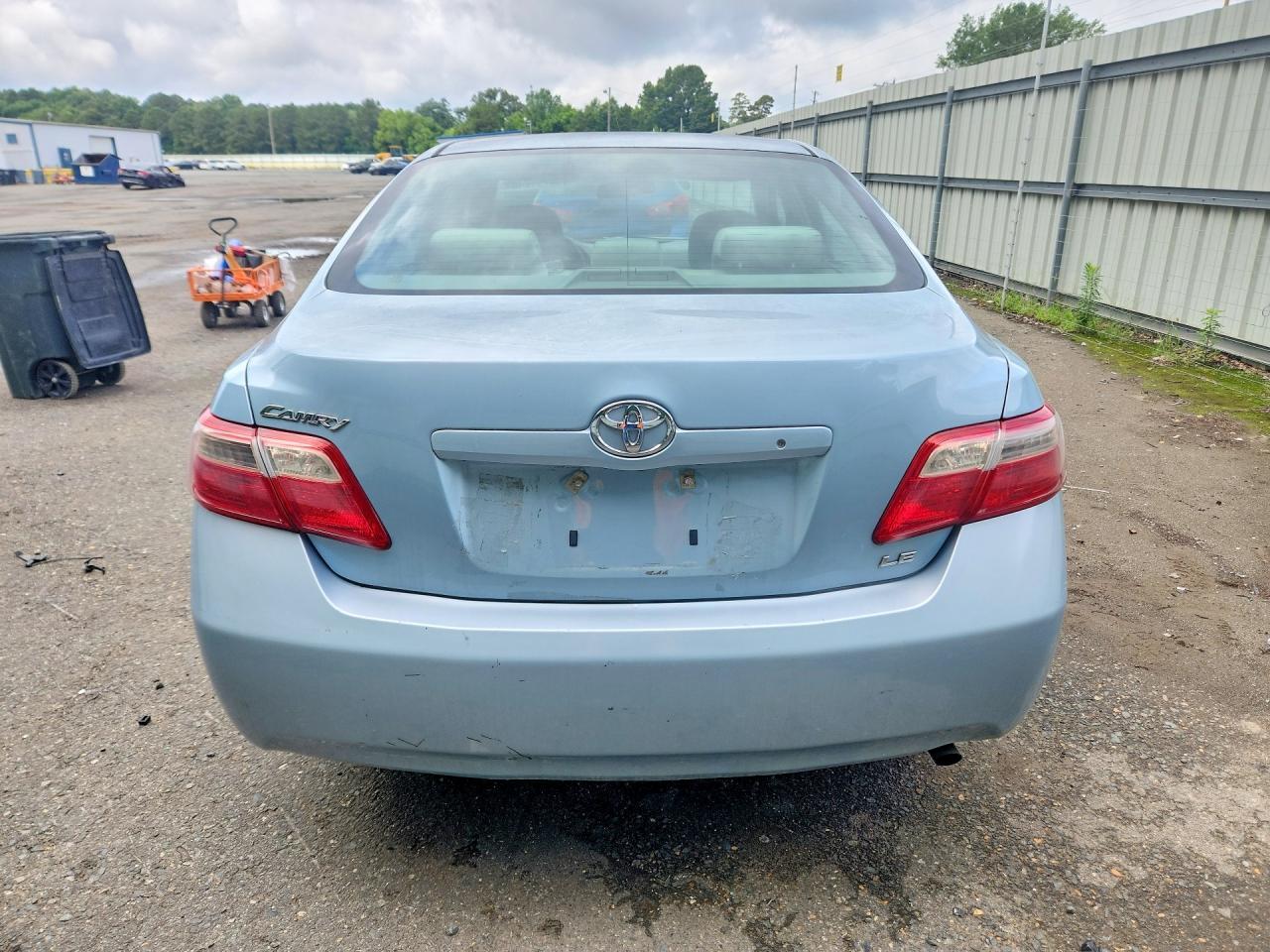 2009 Toyota Camry Le - Фото 6
