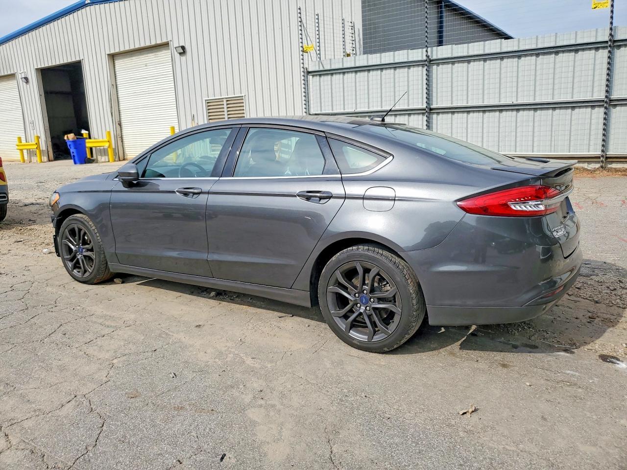 2018 Ford Fusion Se - Фото 2