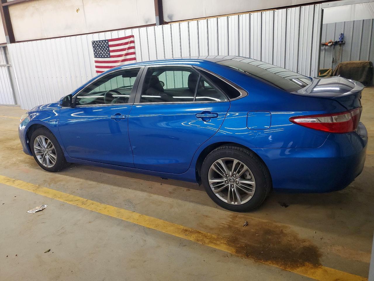 2017 Toyota Camry Se - Image 2
