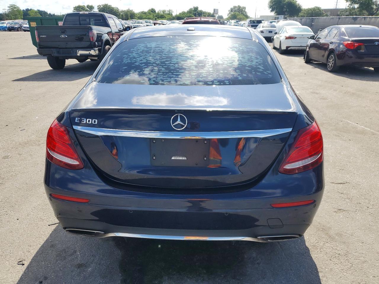 2017 Mercedes-Benz E 300 - Фото 6