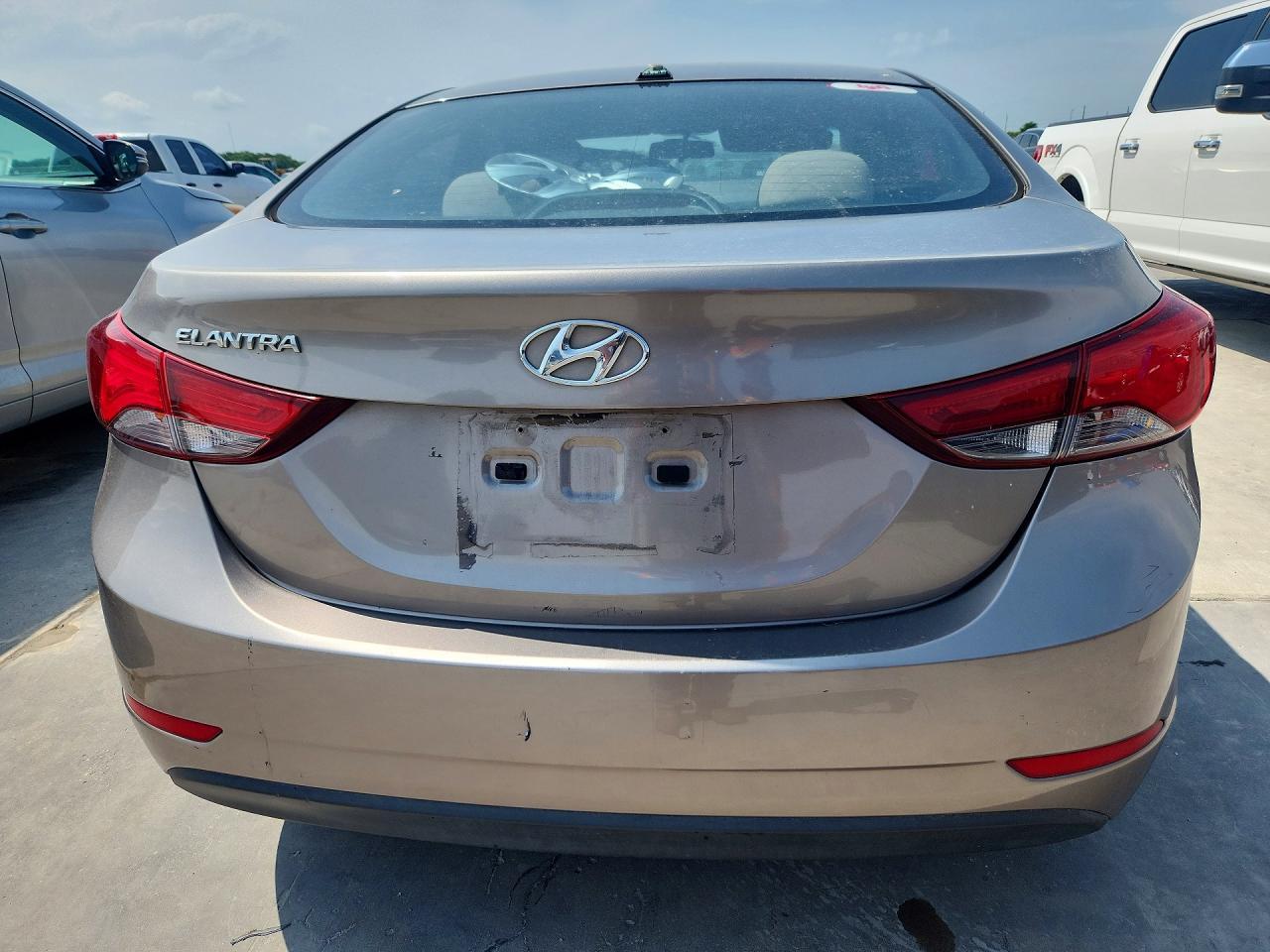 2016 Hyundai Elantra Se - Фото 6