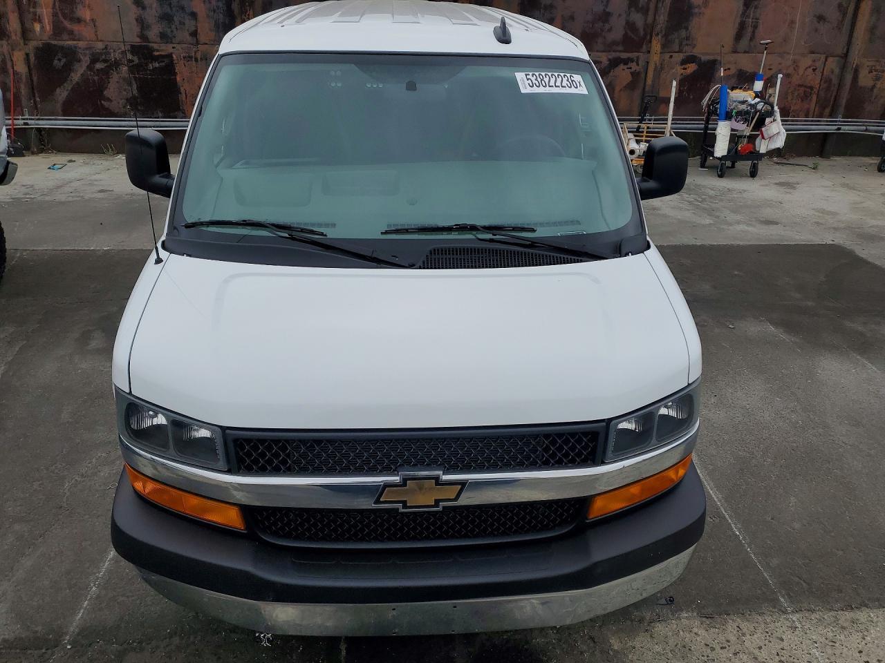 2024 Chevrolet Express G2500 - Cargo Van *** Clean Title * Prior Fleet *** - Фото 5