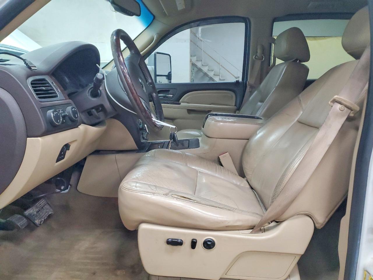 2011 GMC Sierra K3500 Denali - Фото 7
