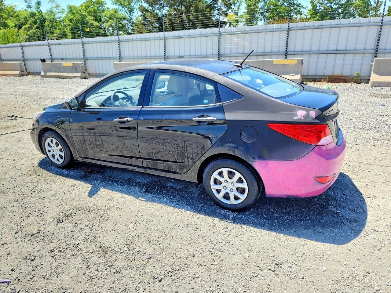 2014 Hyundai Accent Gls - Image 2