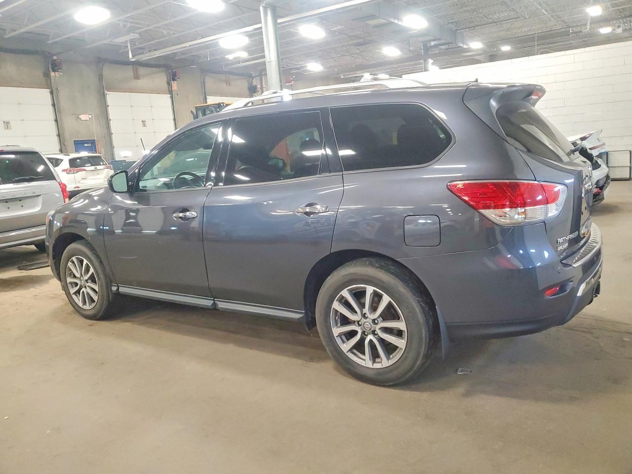 2014 Nissan Pathfinder Sv - Image 2