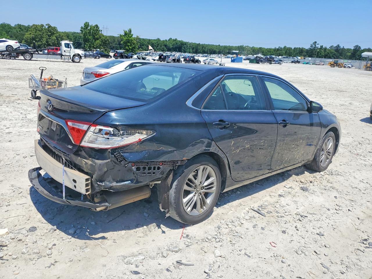 2015 Toyota Camry Se - Image 3
