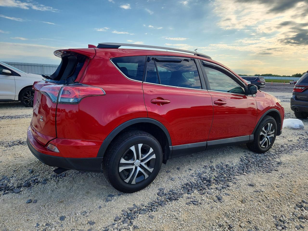 2017 Toyota Rav4 Le - Фото 3