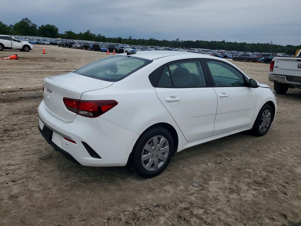 2023 Kia Rio S - Фото 3