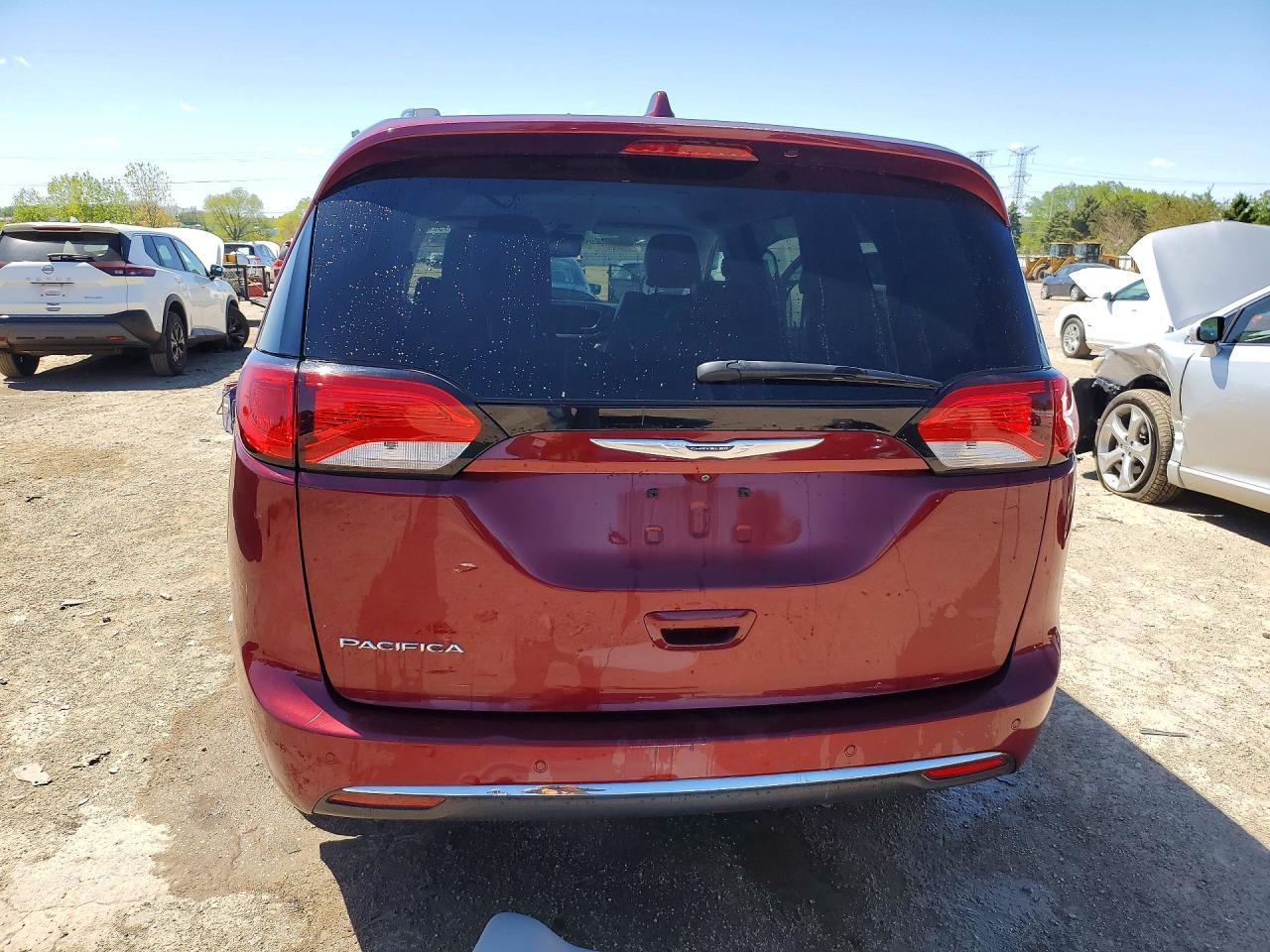 2017 Chrysler Pacifica Touring L Plus - Image 6