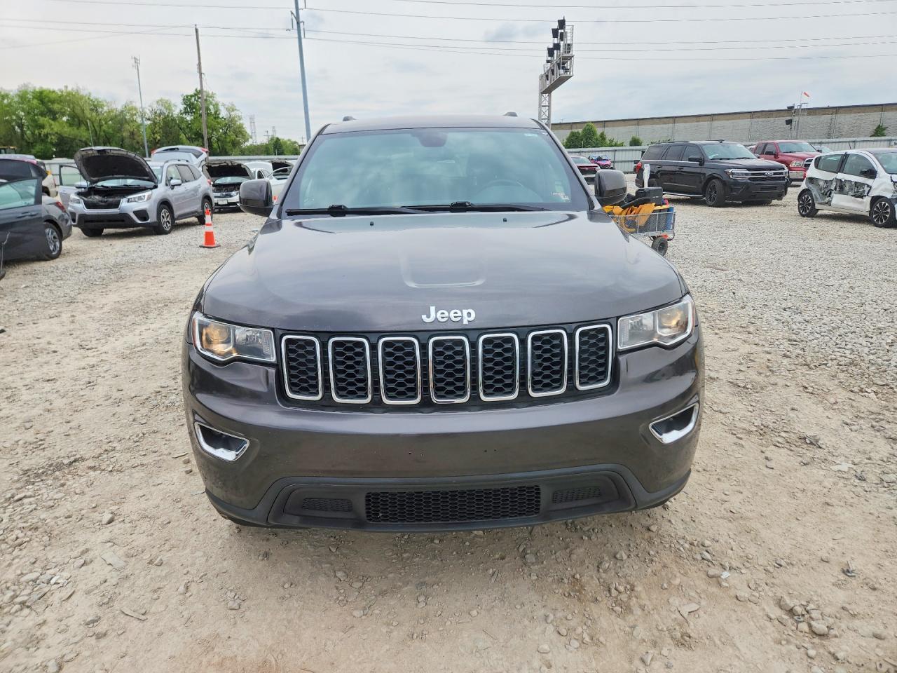 2017 Jeep Grand Cherokee Laredo - Image 5