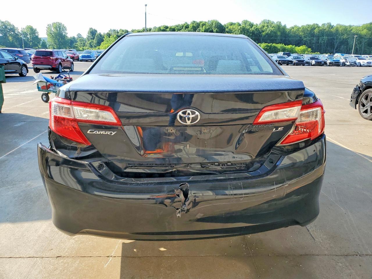 2012 Toyota Camry Le - Фото 6