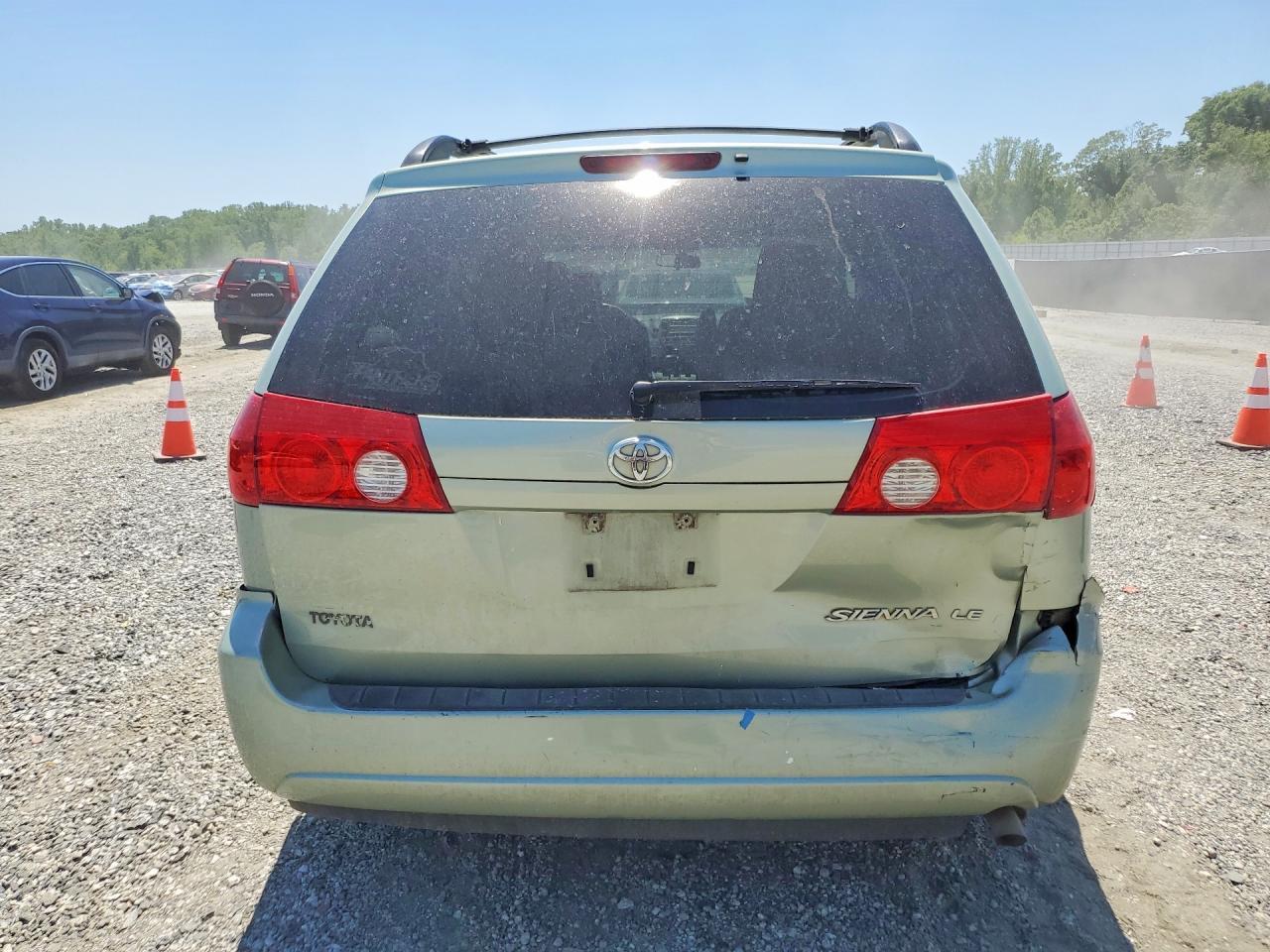 2006 Toyota Sienna Le 7 Passenger - Фото 6