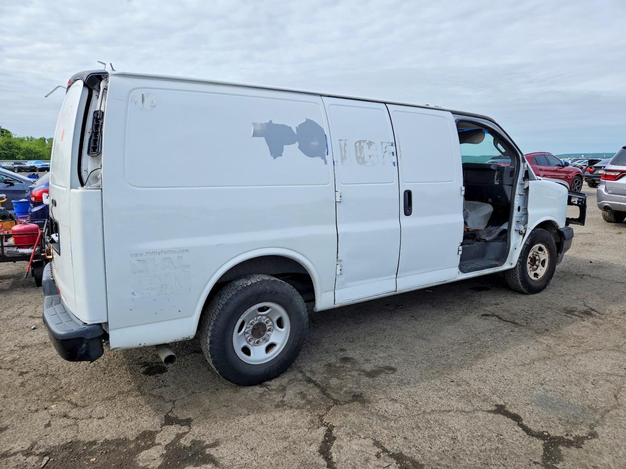 2017 Chevrolet Express 2500 Prisoner Transport Van - Image 3